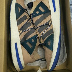 Adidas Arkyn Tan and Blue Womens Athletic Sneakers Sz 9.5